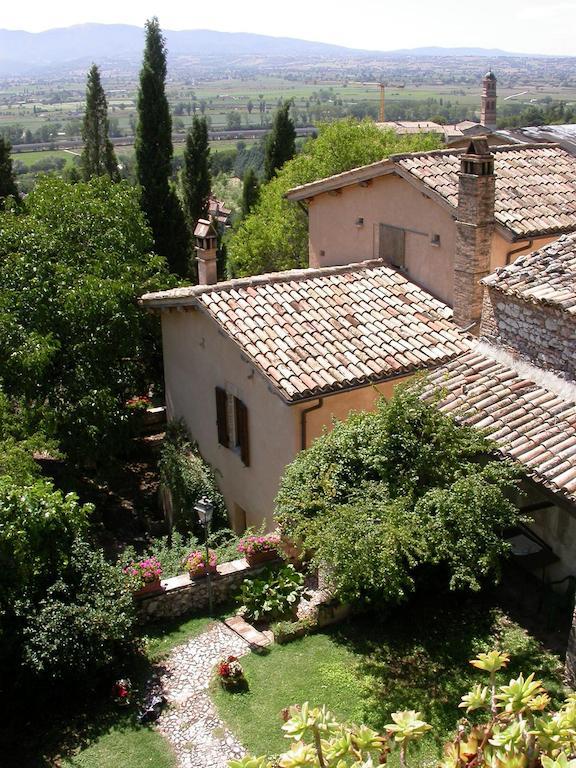טרווי Agriturismo I Mandorli מראה חיצוני תמונה
