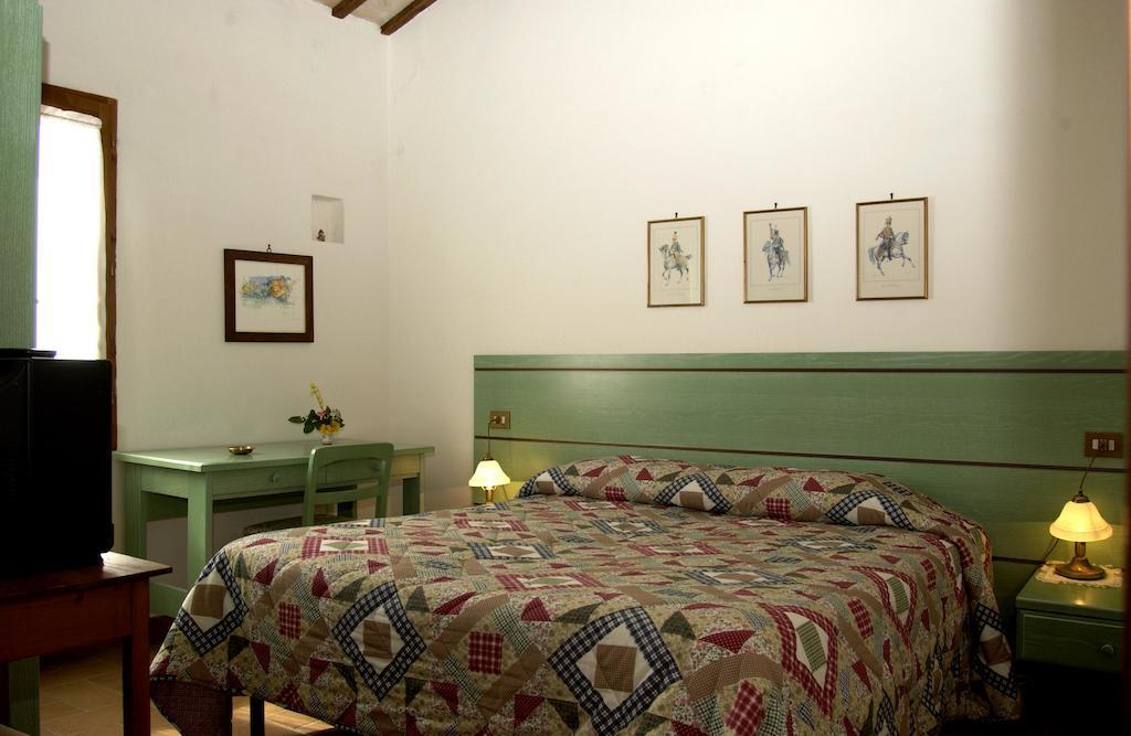 טרווי Agriturismo I Mandorli חדר תמונה