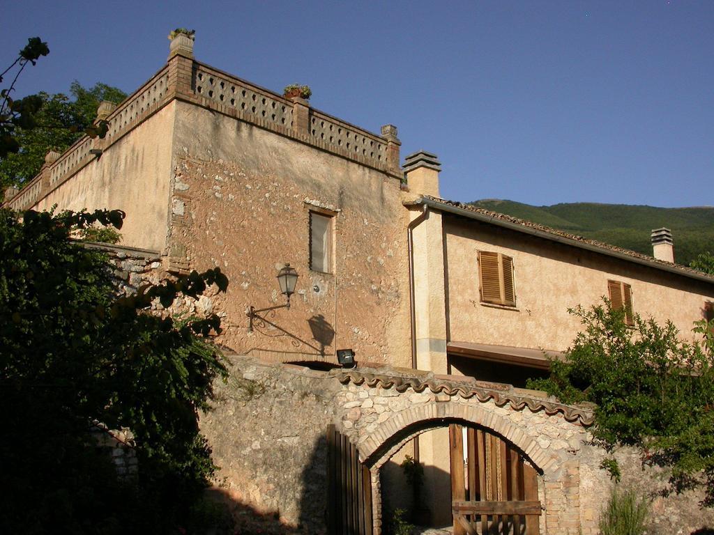 טרווי Agriturismo I Mandorli מראה חיצוני תמונה